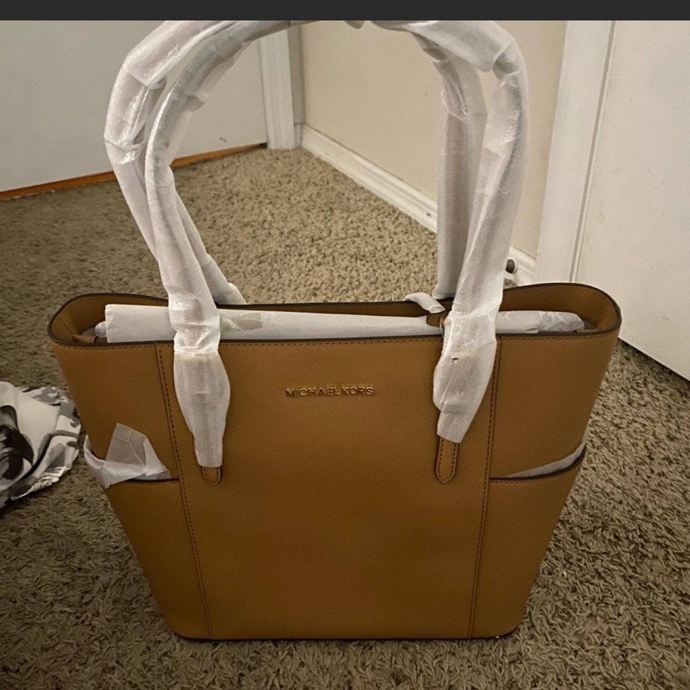 Michael Kors, Jet Set Travel Handbag NWT